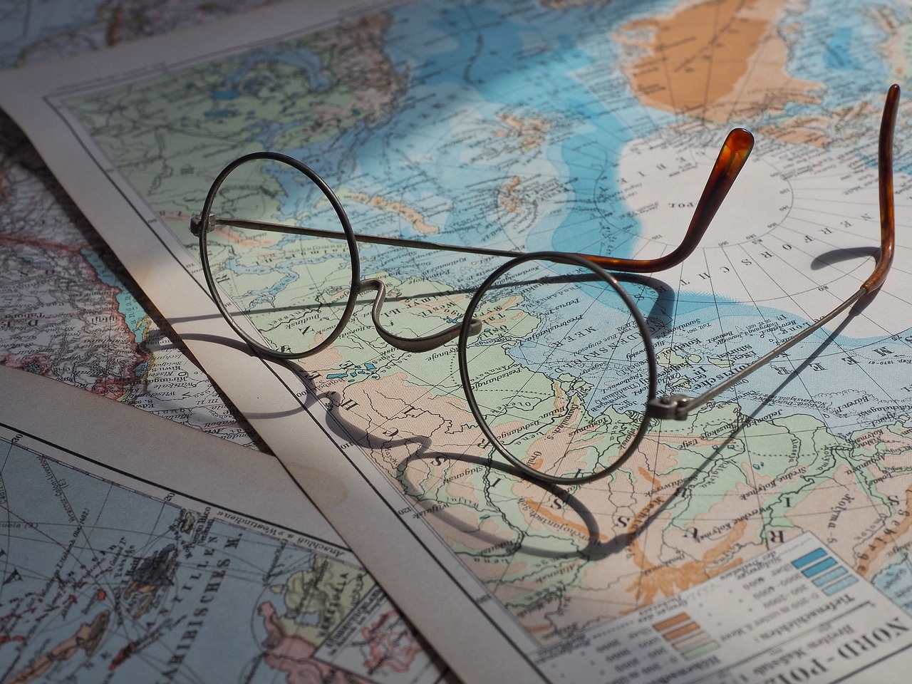 eyeglasses, world map, map-8227429.jpg